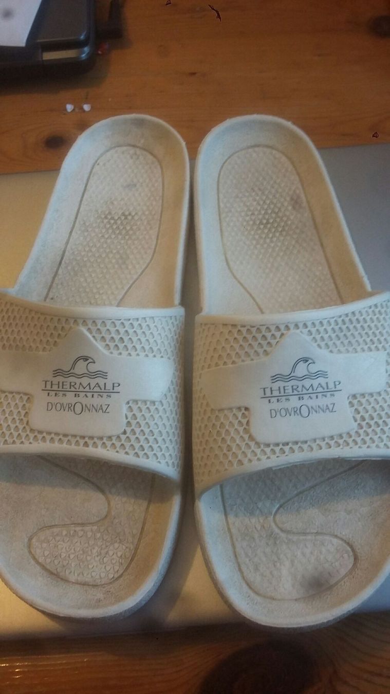 Scarpe da uomo: 1 paire de schlappes – Usato da Miecourt venduto da Marly1 1