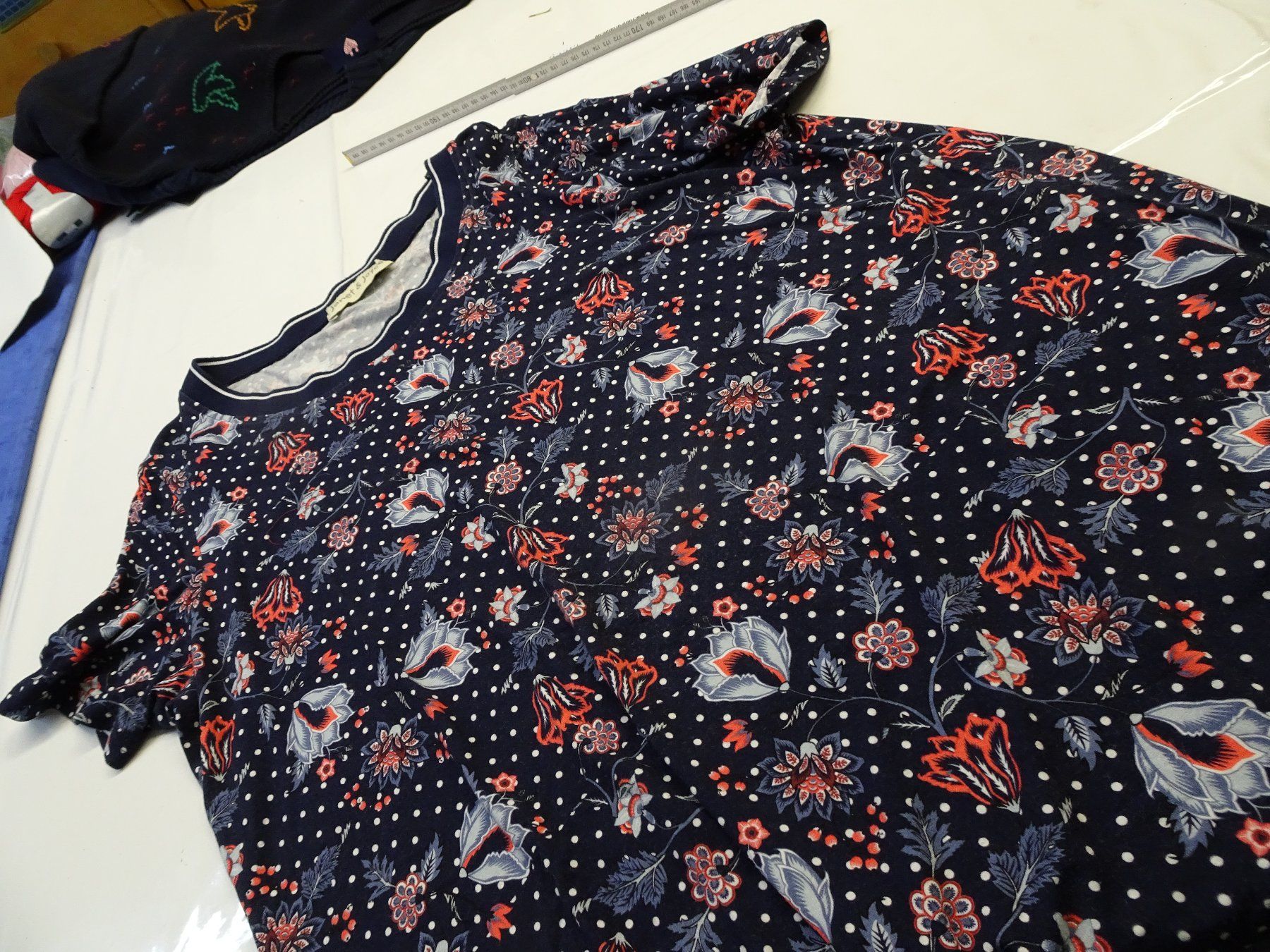 T-shirt: Shirt Sommer bunt Gr. 48/50 – Usato da Grüt (Gossau ZH) venduto da spitzig 3