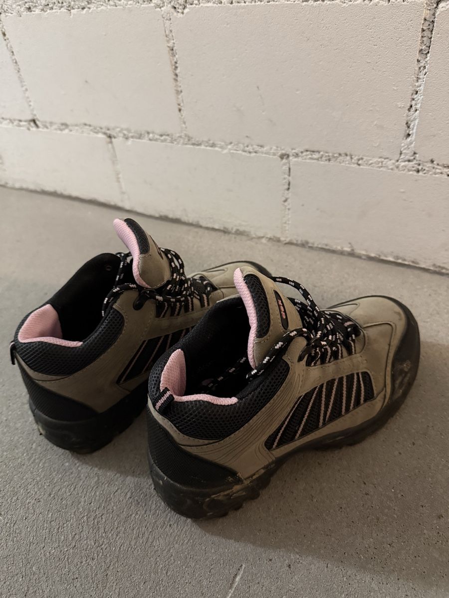 Damenschuhe: Wanderschuhe – Gebraucht aus Therwil von lxsoph 1