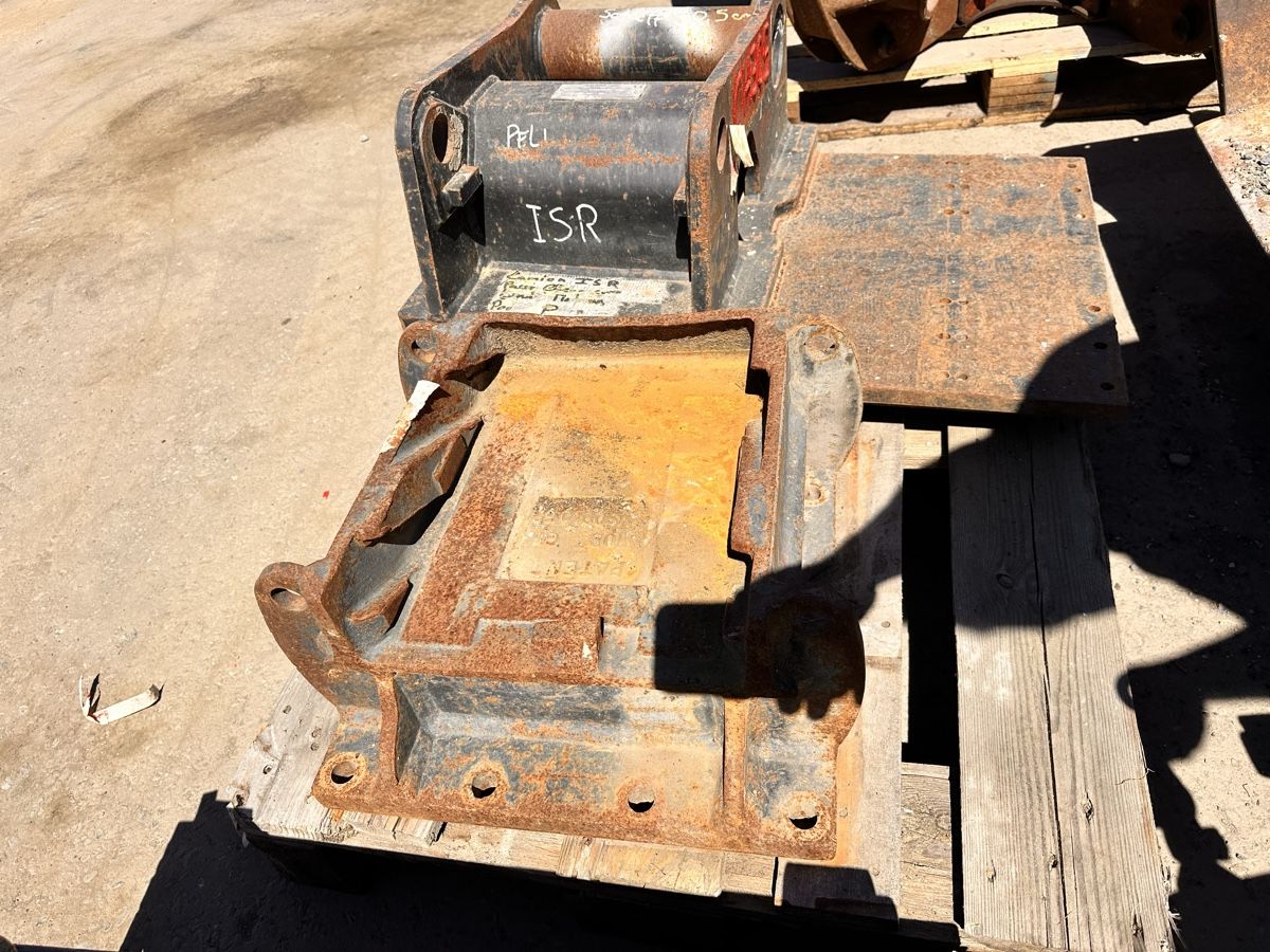 Bagger: Bagger schnellwechsler , anbauplatte – Gebraucht aus lyssach von brax2019 2
