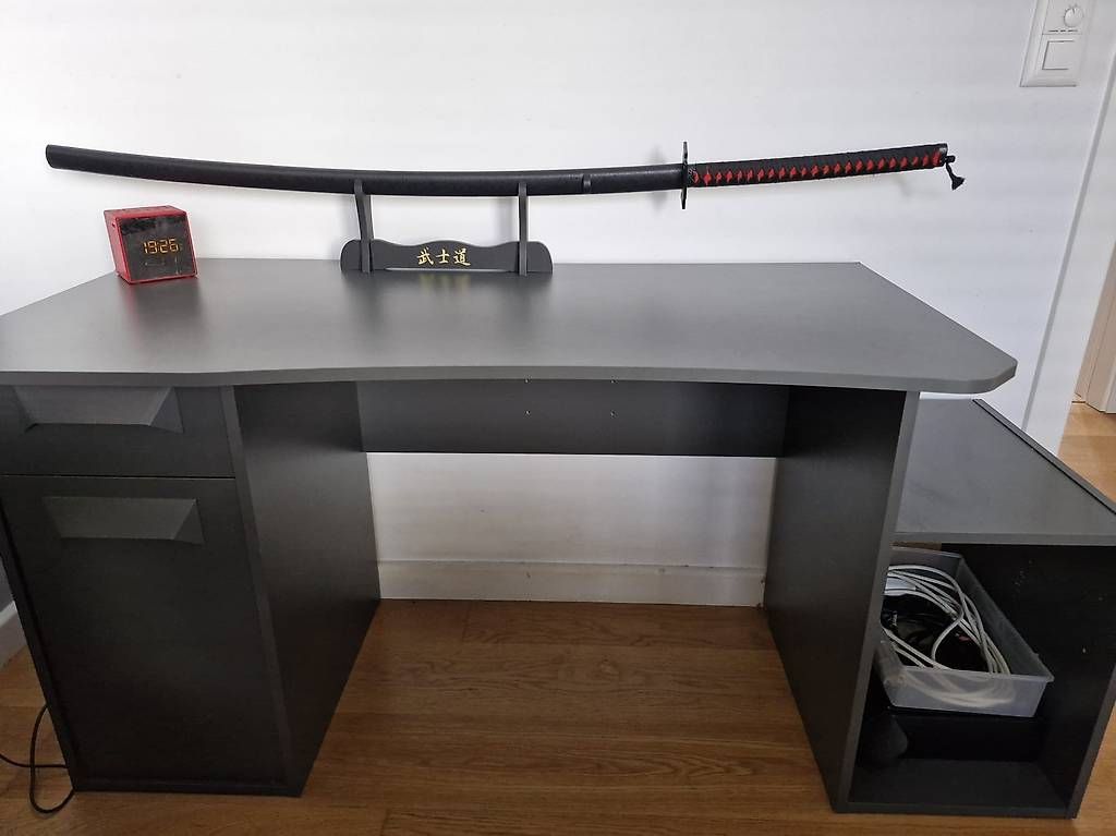 Scrivanie: Bureau pratique et nombreux rangements – Usato da Botterens venduto da abi_tz2g