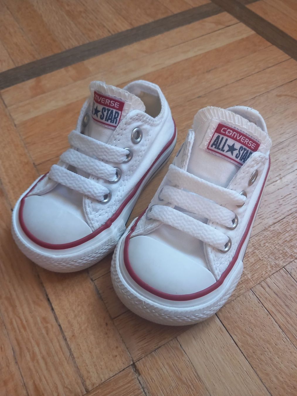 Converse Schuhe für Jungen: Converses bébé – Neu (gemäss Beschreibung) aus Fribourg von sha_66w9