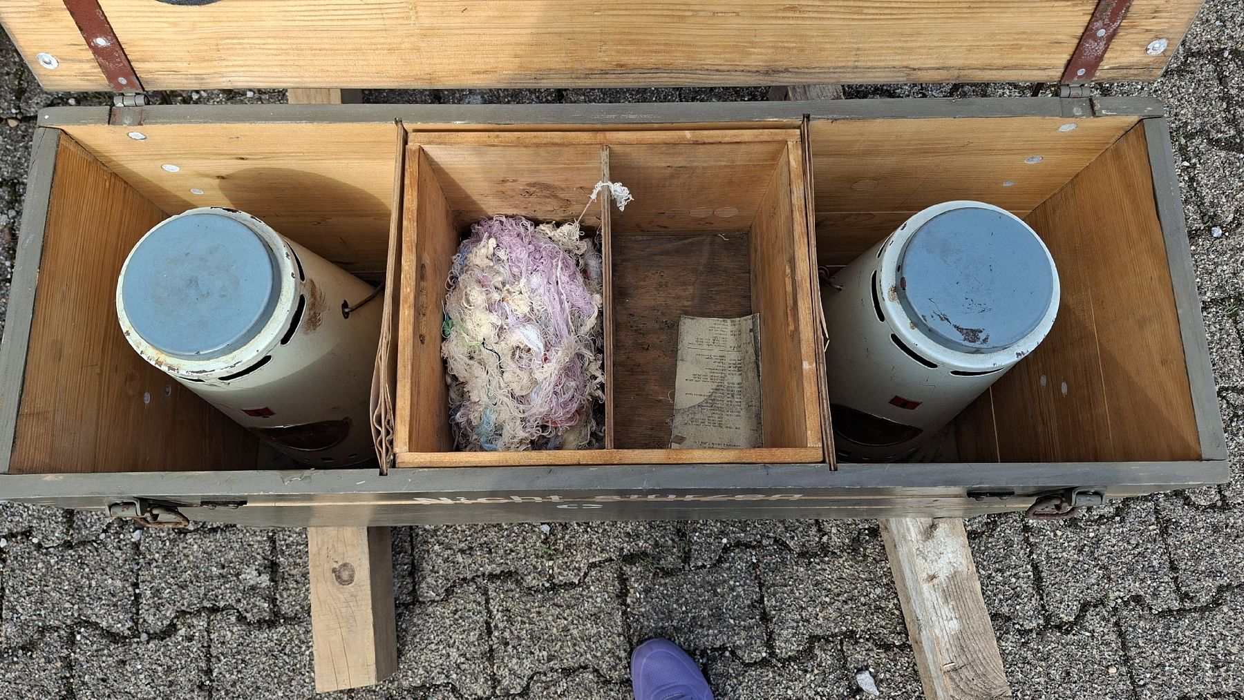 Radiateurs: Armee Heizmaterial in Kiste – Défectueux à Hirschthal par fhd_7zvv 3