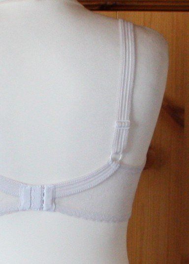 Altra biancheria intima: BH weiss-blau 85DD (18) – Usato da Flüelen venduto da Diversicum-Curvy 5