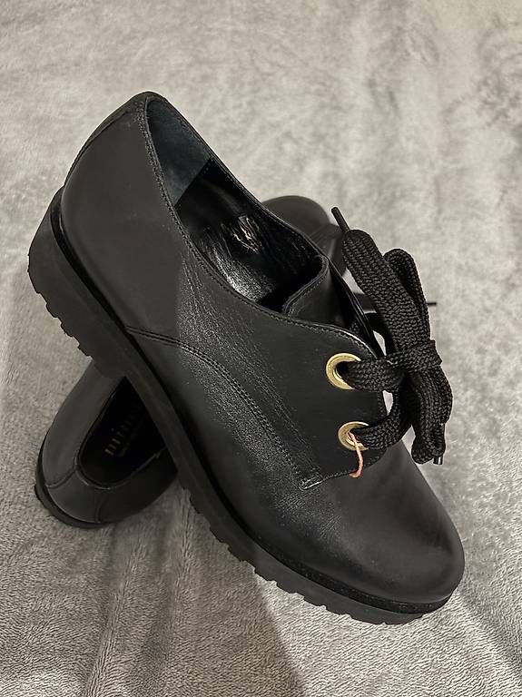 Chaussures femmes: Chaussures cuir Minelli 39 – D'occasion à Puidoux par neg_9p7m