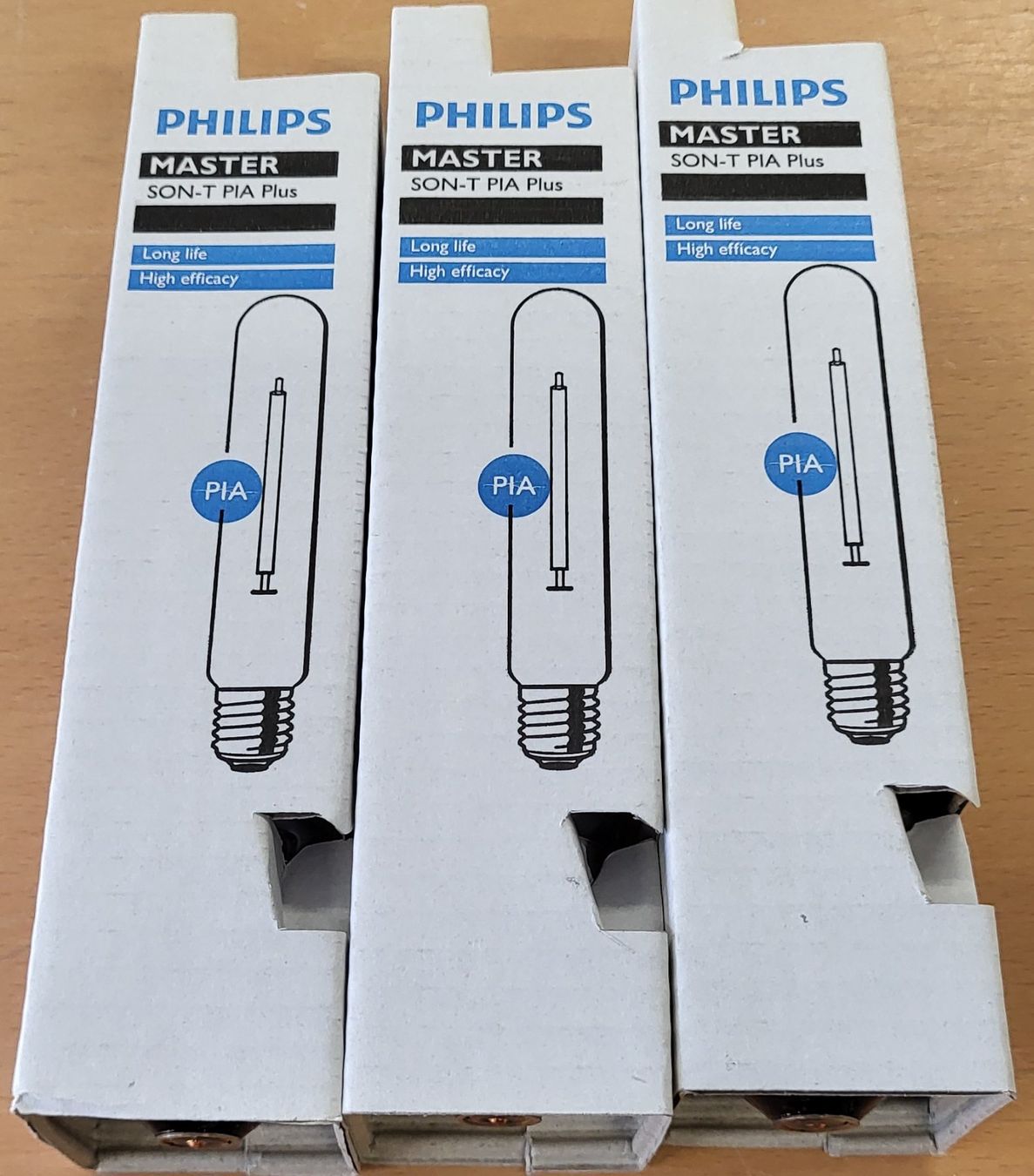 Philips Lampade: Natriumdampflampe MASTER  SON-T PIA PLUS 100W/220 E40 3Stk. – Usato da Rapperswil SG venduto da AndiRap 1