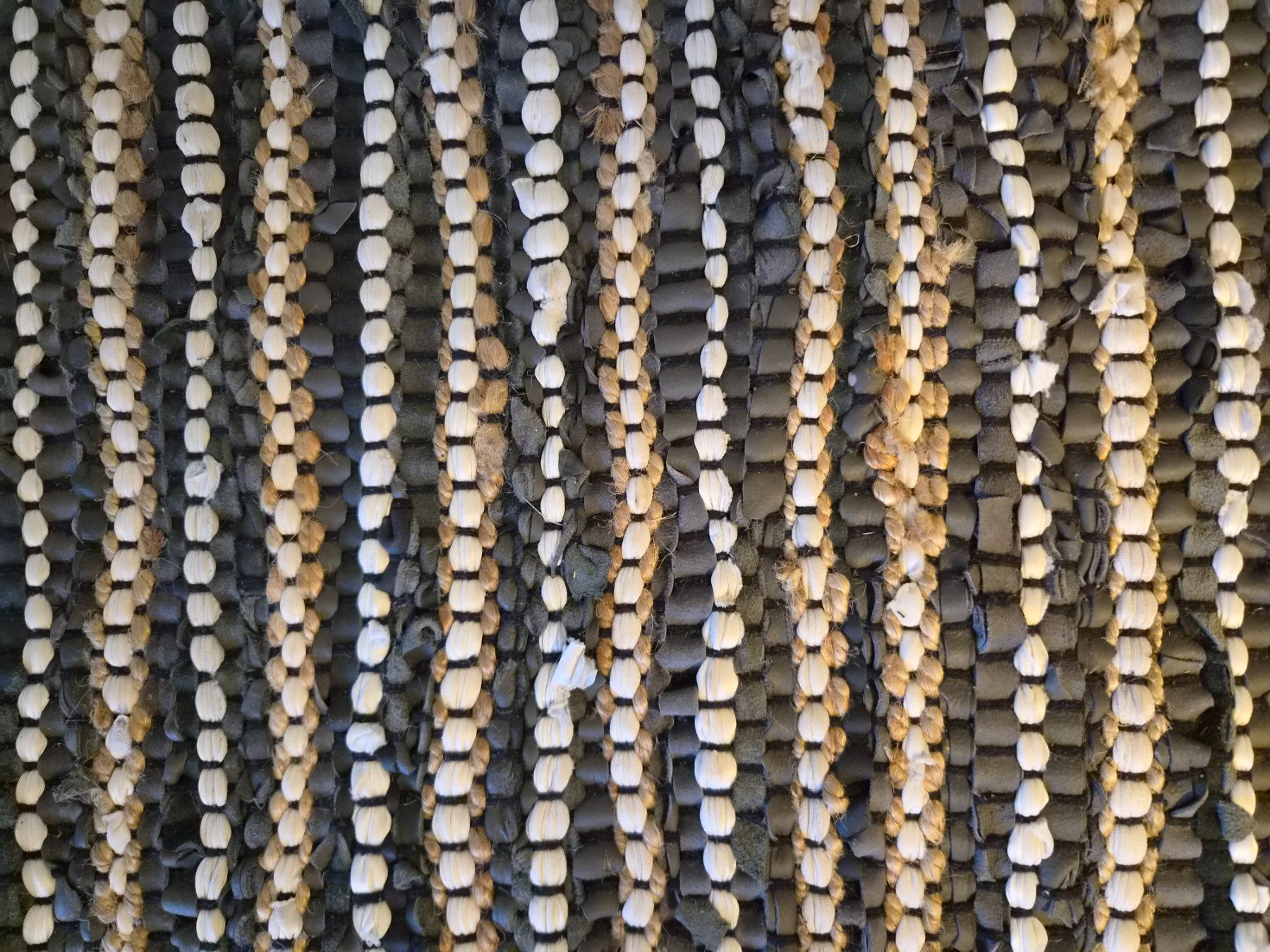 Teppiche: Teppich gestreift dunkelgrau beige – Gebraucht aus Müntschemier von Conker1 2