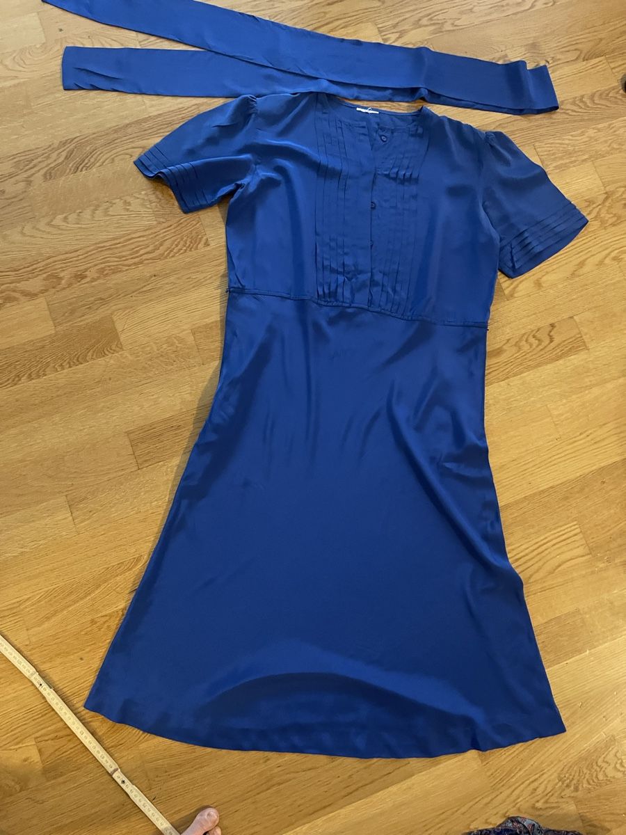 Kleider: Seidenkleid mit speziellen passenden Schal – Gebraucht aus Rüschlikon von Lajniii 1