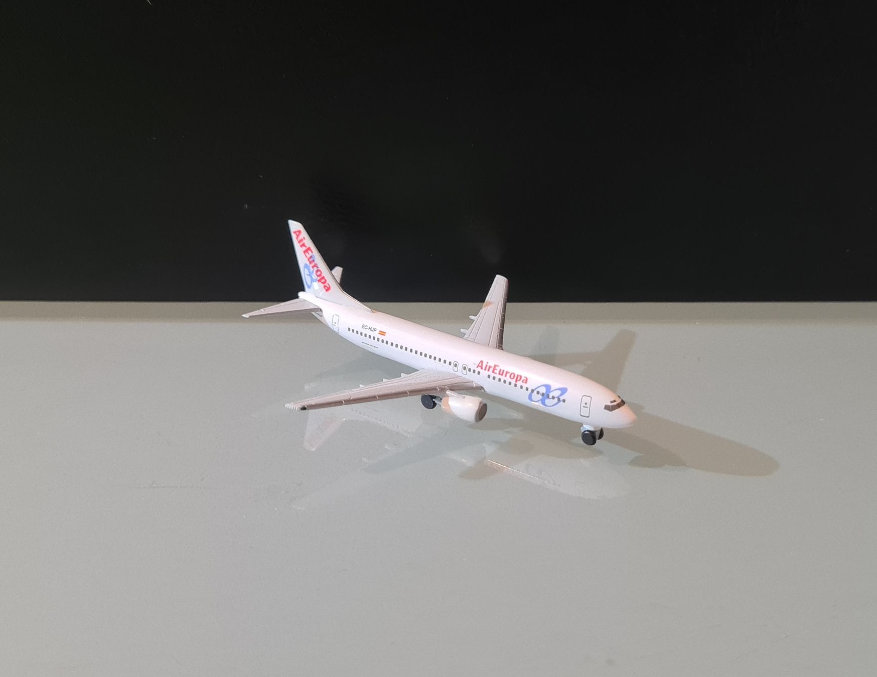 Herpa Kit di modellismo & Modellini statici: Herpa Air Europa 1:500 – Usato da Uetendorf venduto da myhome12 2
