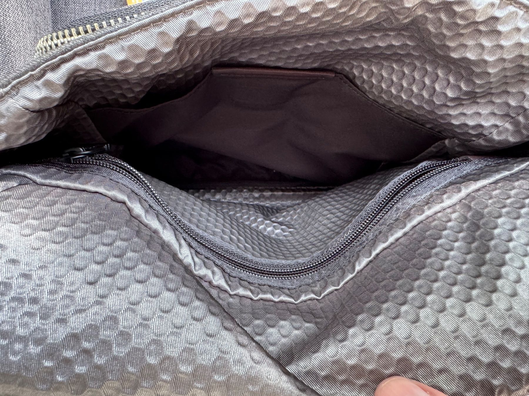Tumi Borse: TUMI Umhängetasche – Usato da Solothurn venduto da Leopold2019 5