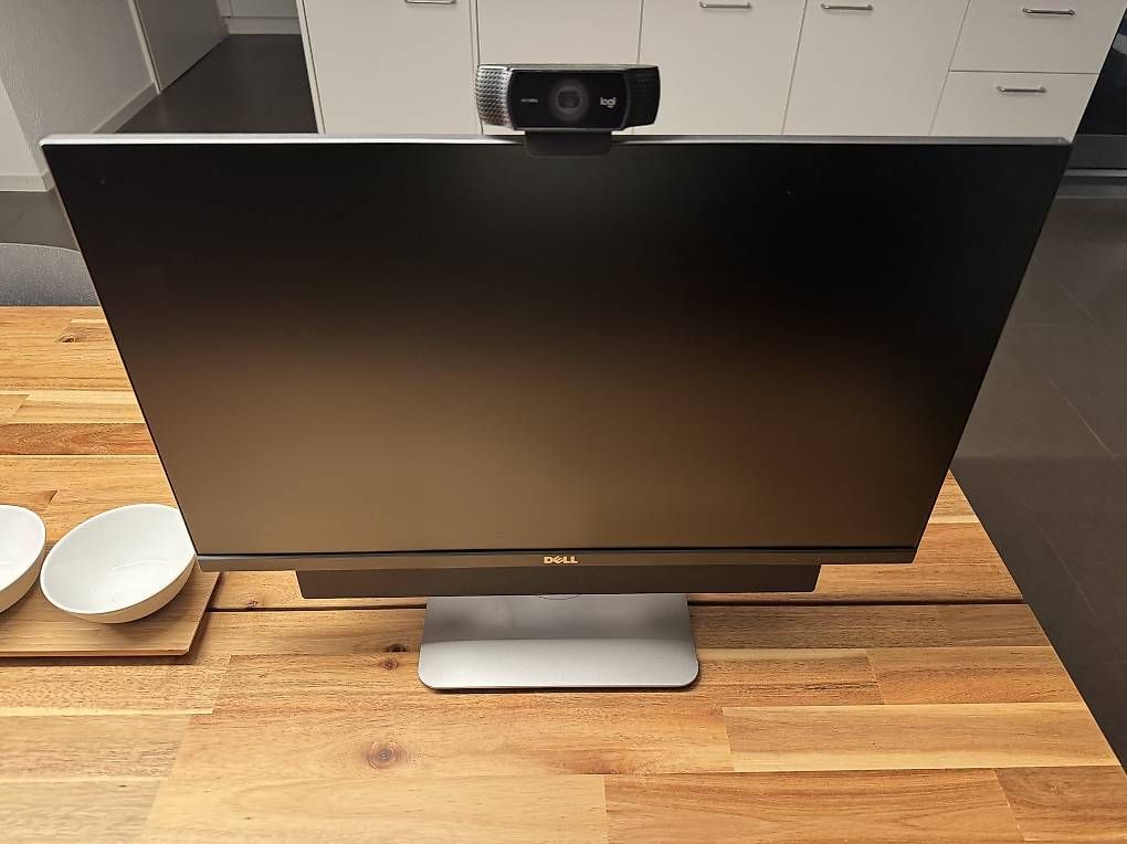 Dell Monitor: Dell U2414H + Dell AC511M + Logitech C922 – Usato da Solothurn venduto da Niyzuh