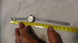 OLMA DAMEN SECONDEN CHRONO UHR.H-AUFZEUG.17J.LÄÜFT.25X28MM