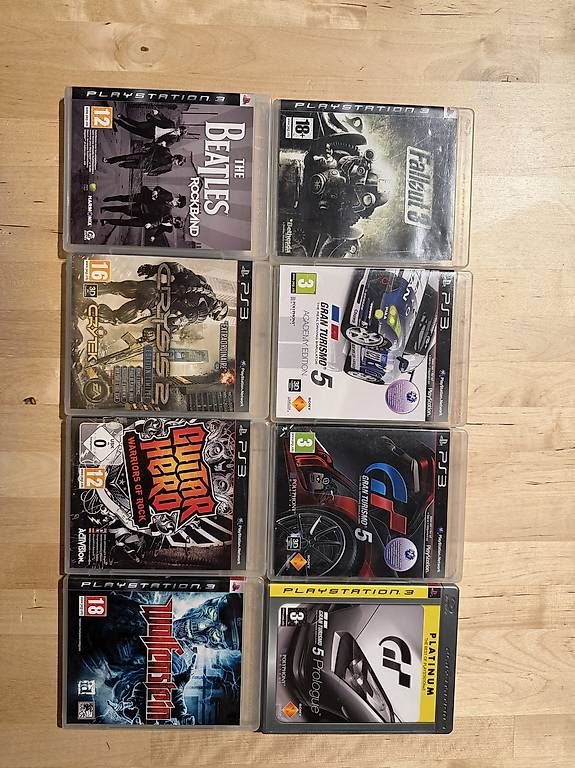 Console: PS3 Slim + lot de 19 jeu  – Usato da Sion venduto da anj_2gl9 2