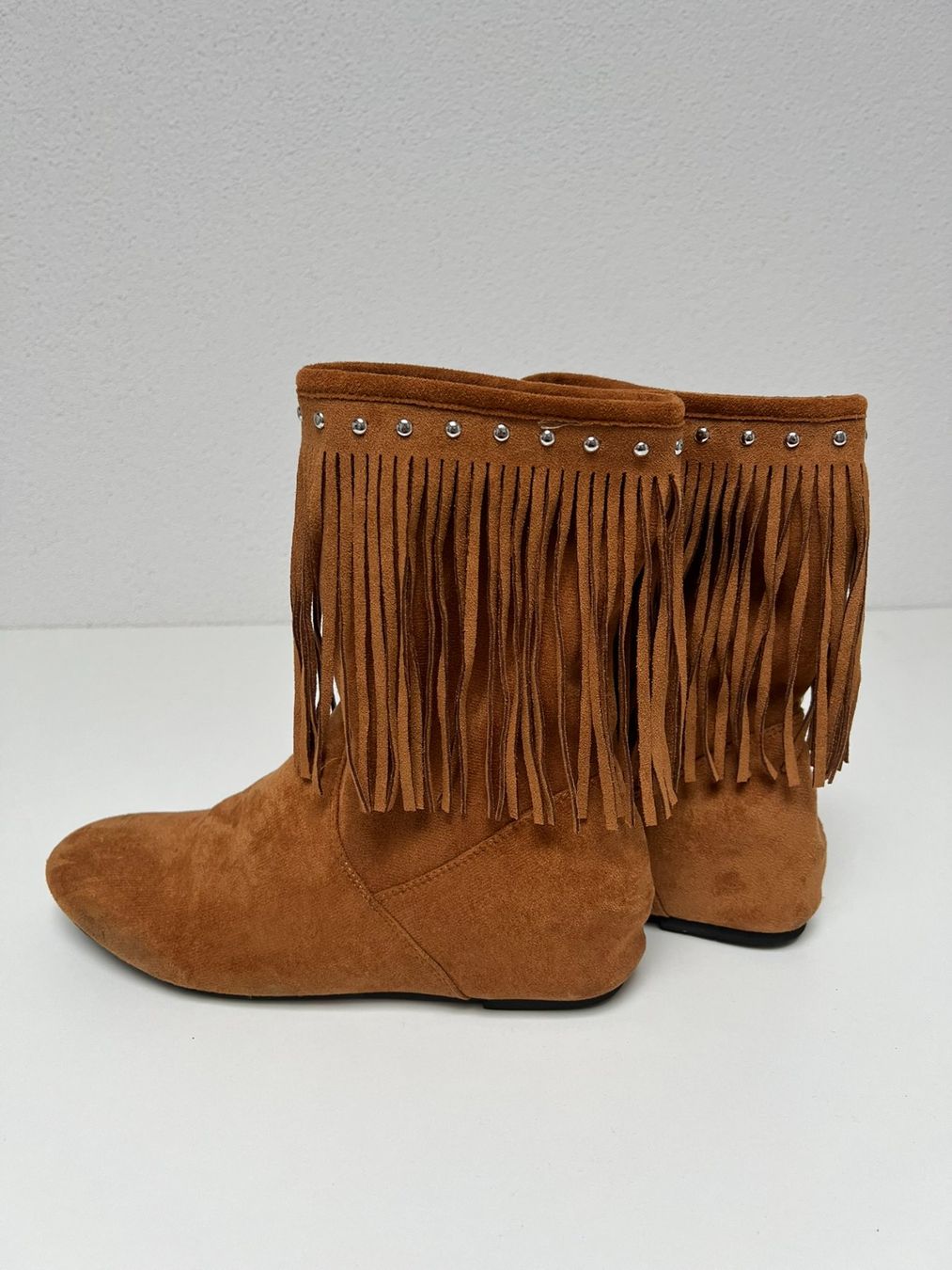Chaussures femmes: Braune Fransen Stiefeletten Boho Nieten Gr. 41 – D'occasion à Dagmersellen par nad_z66g 1