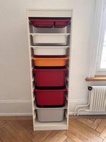 Praktisches Regal mit Boxen zum Organisieren (Ikea, Trofast)