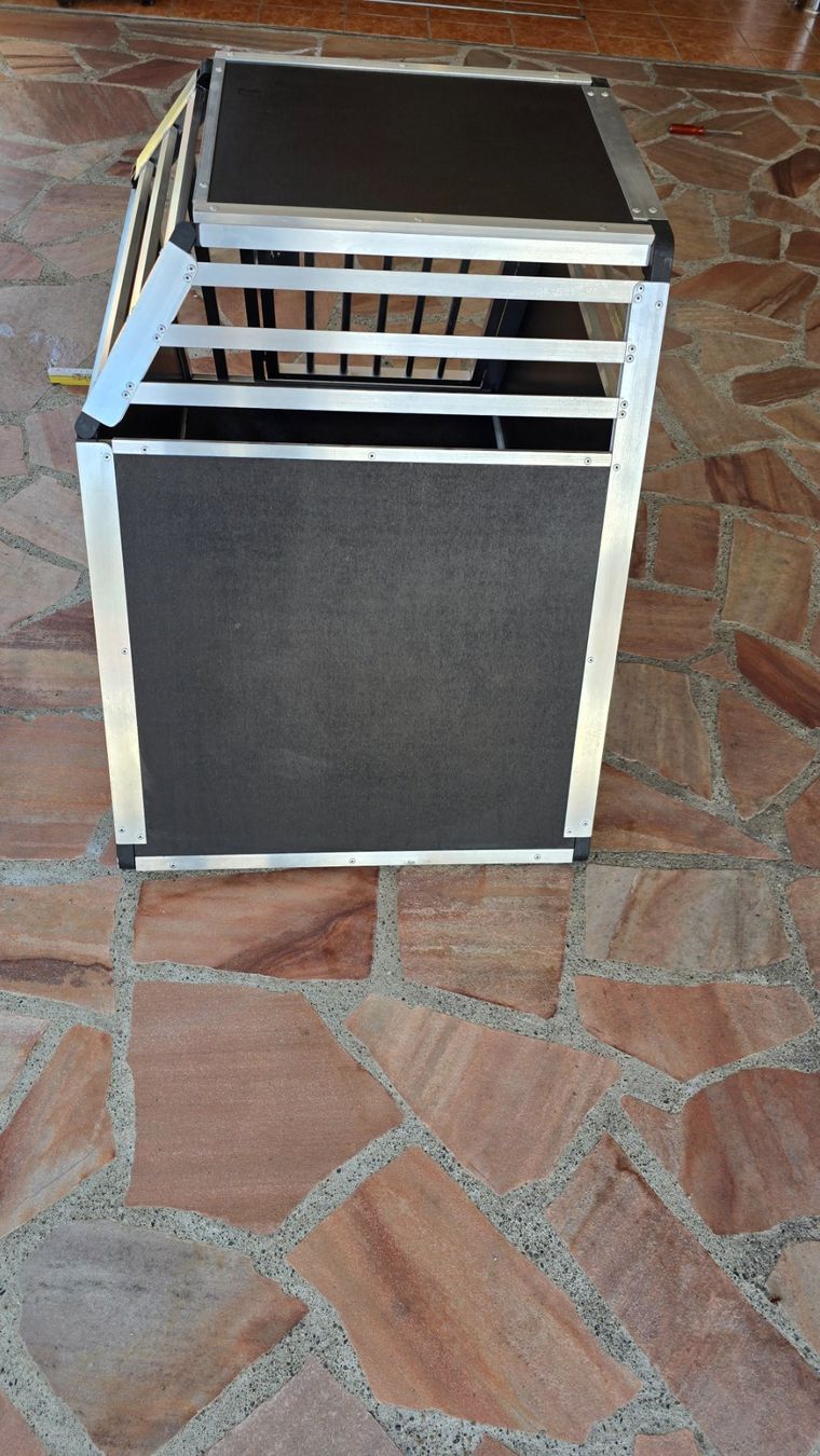 Gabbie, trasporto & Sicurezza: Hundetransportbox Aluminium – Usato da Obergerlafingen venduto da Beat031 1