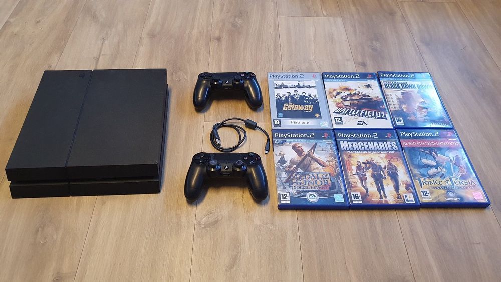 Plusieurs promos sur la PS4 + 2 manettes (+ jeux) à partir de 239