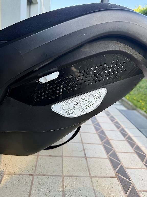 Seggiolini per auto: Seggiolone per auto ISOFIX – Usato da Castel San Pietro venduto da Cuvee_Noire_777 3