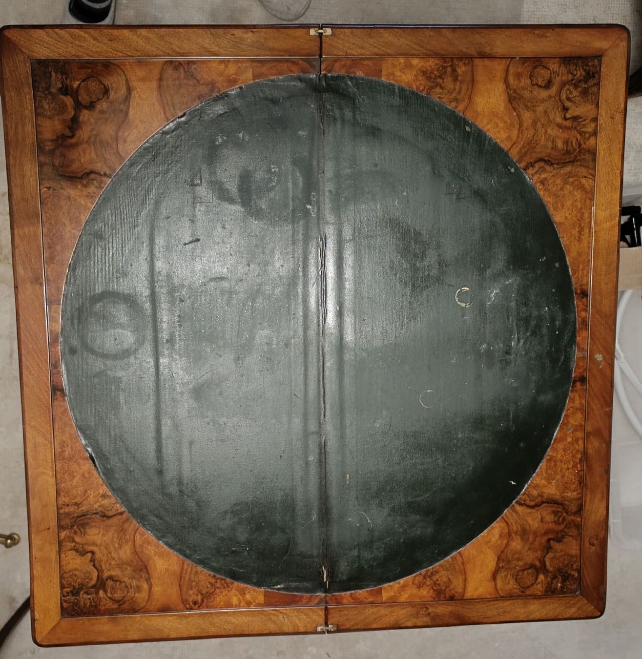 Tavoli: Table de jeu ancienne – Usato da Cossonay-Ville venduto da Aryann34 2
