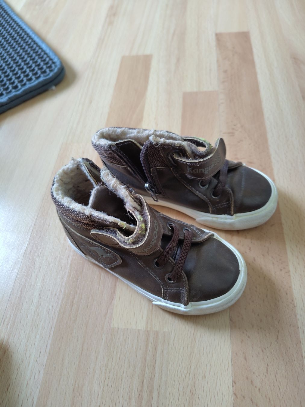 Scarpe per ragazzi: Kangaroos Winterschuhe Grösse 24  – Usato da Ostermundigen venduto da Jinushka 1
