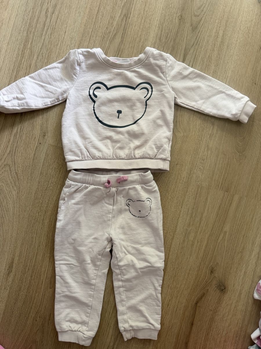 Babyanzüge: Baby Jogginganzug, Grösse 80 – Gebraucht aus Füllinsdorf von had_kv5k