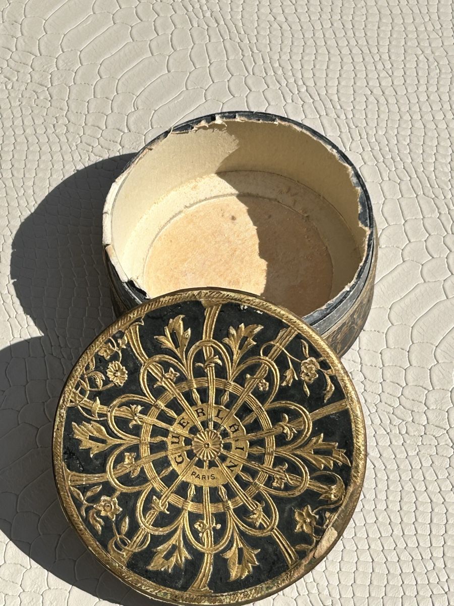 Guerlain Make-up: Guerlain Shalimar Puderdose rund alt Paris – Usato da Düdingen venduto da Reconflo 4