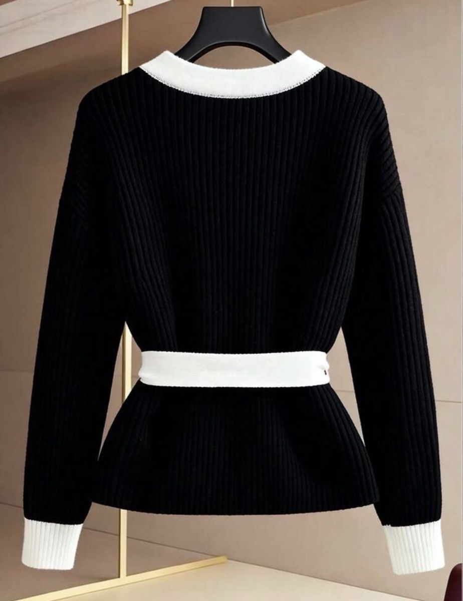 Gilets & Westen: Cardigan – Neu und originalverpackt aus Châtel-St-Denis von Montclair_Swiss 1