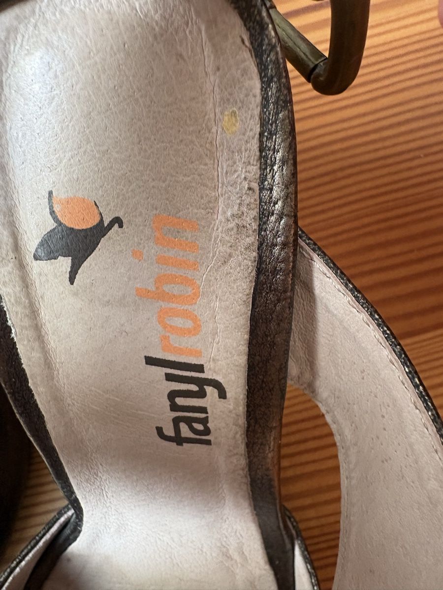 Scarpe da donna: Fanyl Robin Sommerschuhe, Gr. 40, bronze-metallic Effekt – Usato da Bubikon venduto da Andi230 2