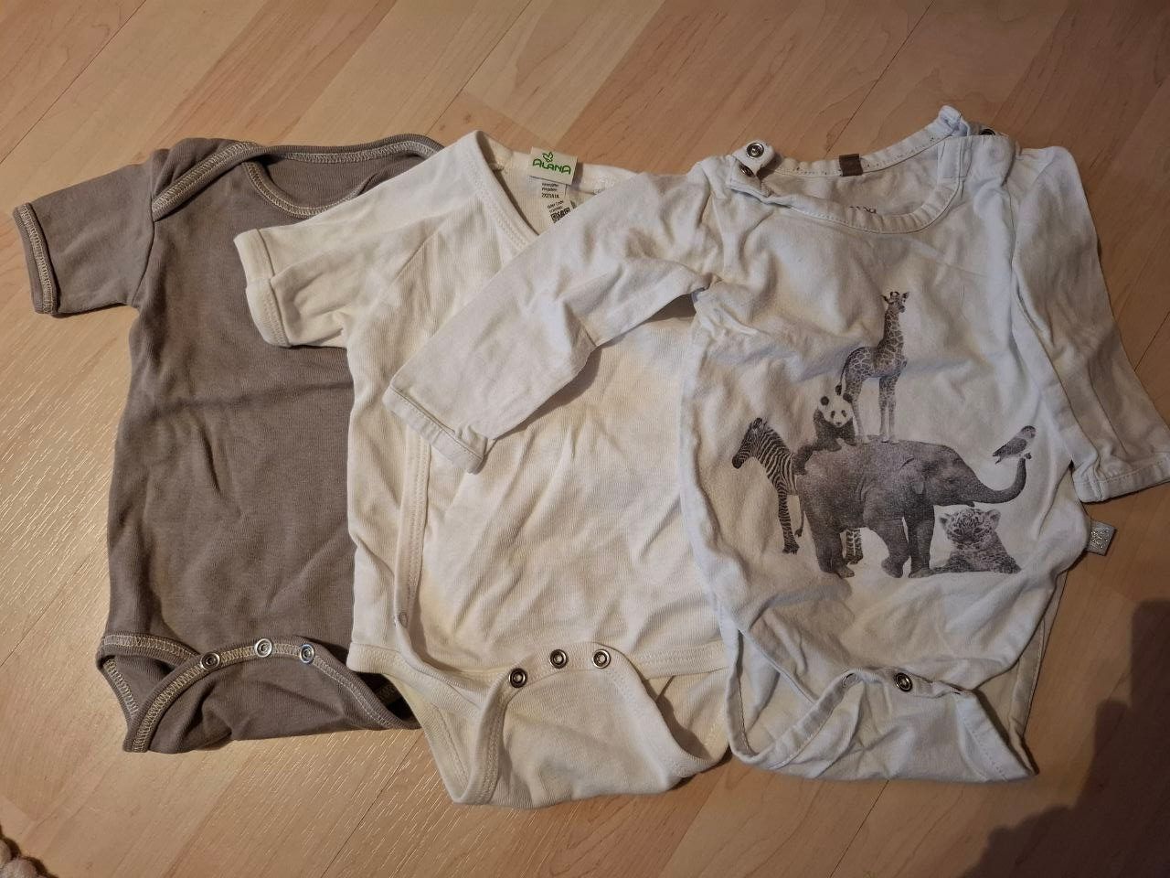 Lotti & Set di vestiti: 3 Bodys, Grösse 62/68, Strampler – Usato da Malix venduto da jul_7nhn