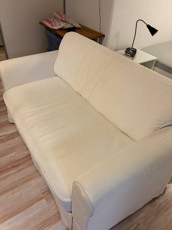 Sofas: Couch Ikea zum Ausziehen  – Gebraucht aus La Tour-de-Peilz von nad_6w85
