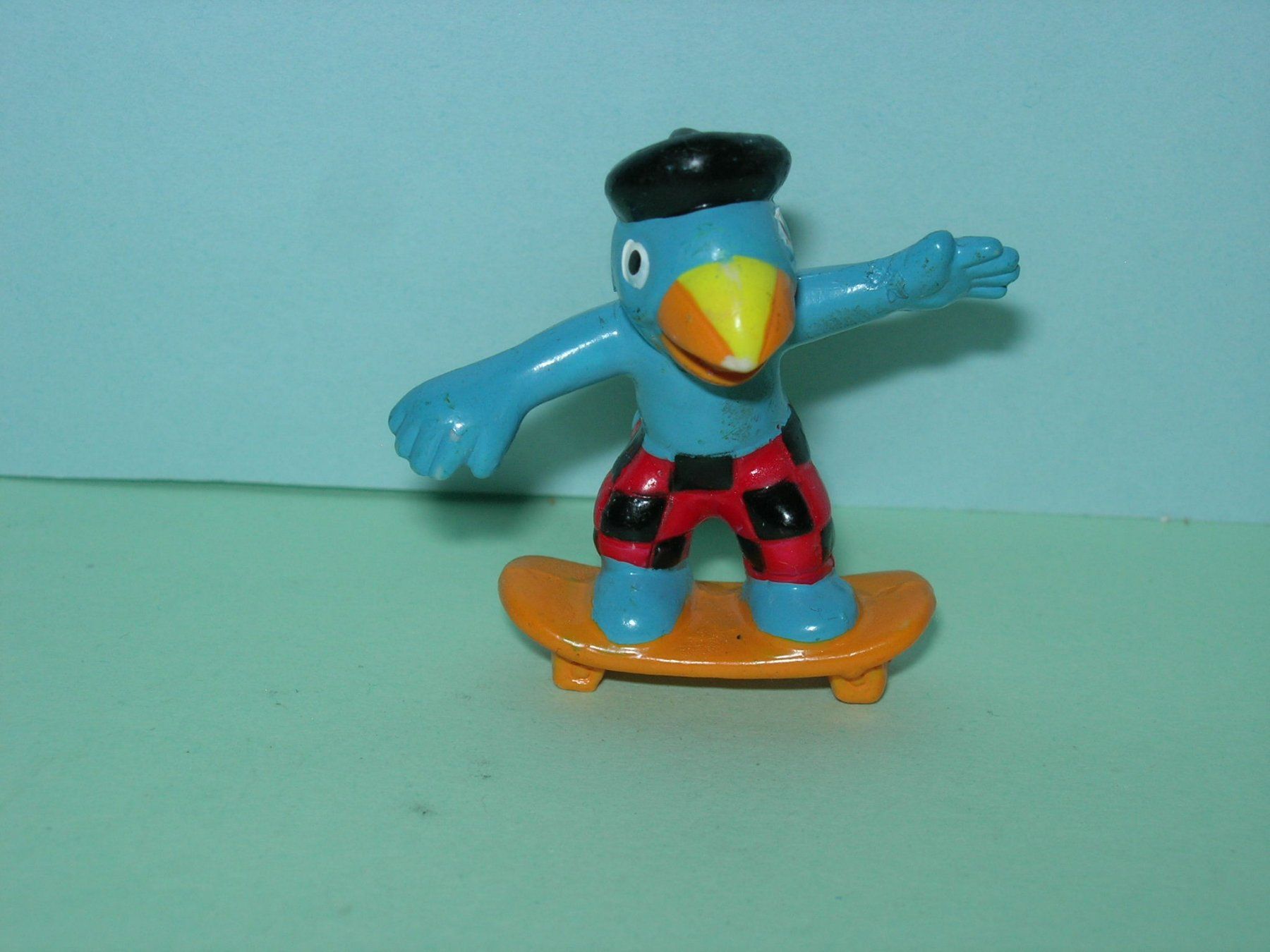 Figuren: Globi als Skateboard- Rollbrettfahrer, Minifigur – Gebraucht aus Hornussen von Corvette-