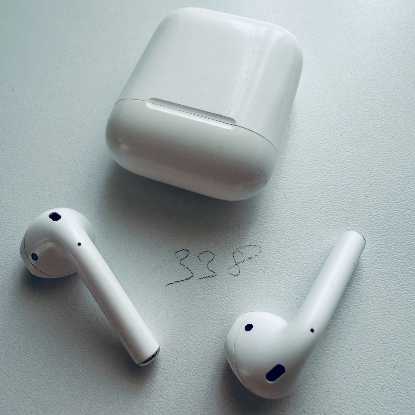Apple Kopfhörer: Original Apple AirPods 2 Gen. Wireless Kopfhörer & Case – Gebraucht aus Basel von MY.AIRPODS.SHOP 5