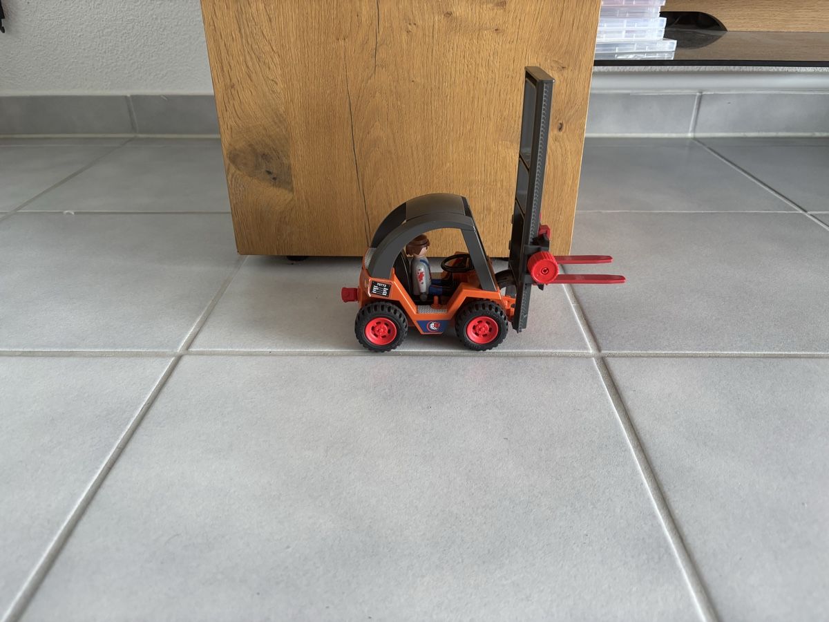 Playmobil Spielzeuge: Gabelstapler Playmobil  – Gebraucht aus Nottwil von Roethel