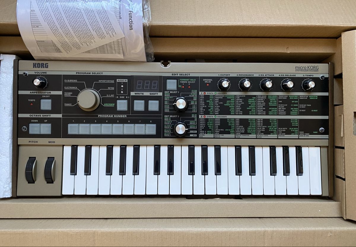 Korg Instruments de musique: MICROKORG Synthesizer / Vocoder – D'occasion à Zürich par backnasli98