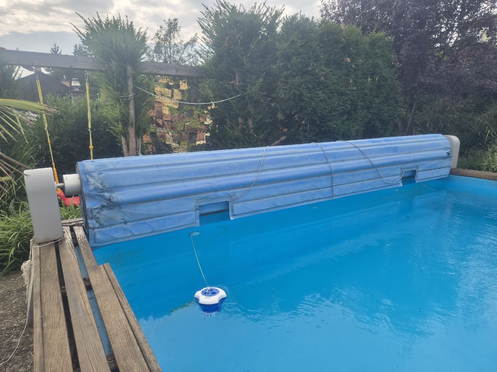 Schwimmbad: Poolabdeckung mit Aufrollvorrichtung elektrisch – Gebraucht aus Safnern von ROEDGM
