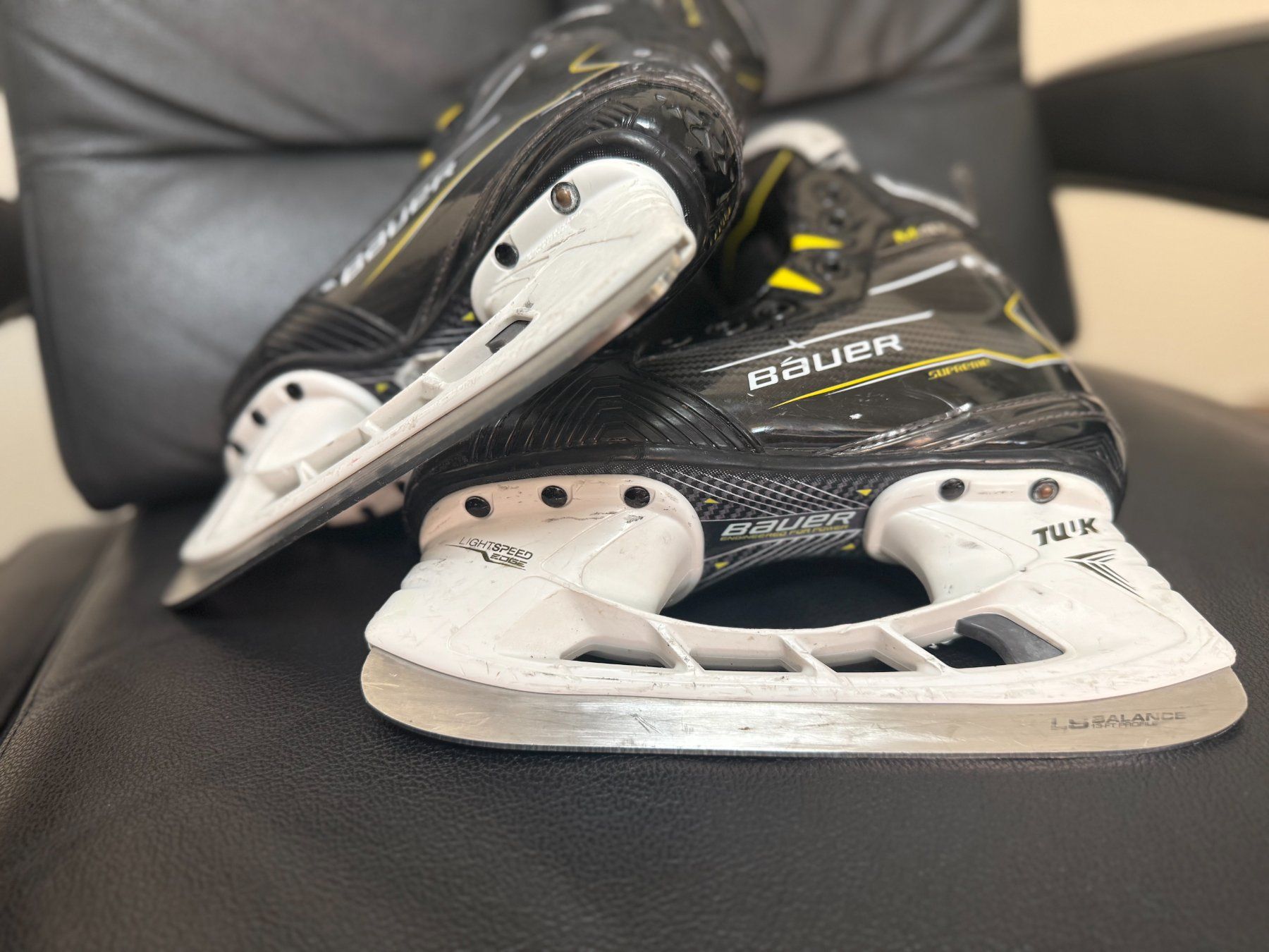 Bauer Pattini da ghiaccio: Eishockeyschlittschuhe Bauer Supreme M40 Junior Gr.34 breite – Usato da Uetikon am See venduto da Goldberg2 4