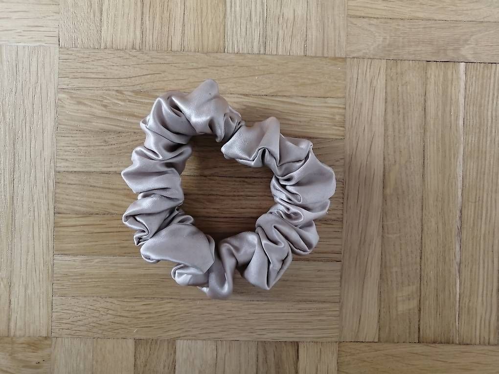 Accessori per capelli: Scrunchies per capelli – Nuovo (secondo la descrizione) da Davesco-Soragno venduto da Mia_sii 2