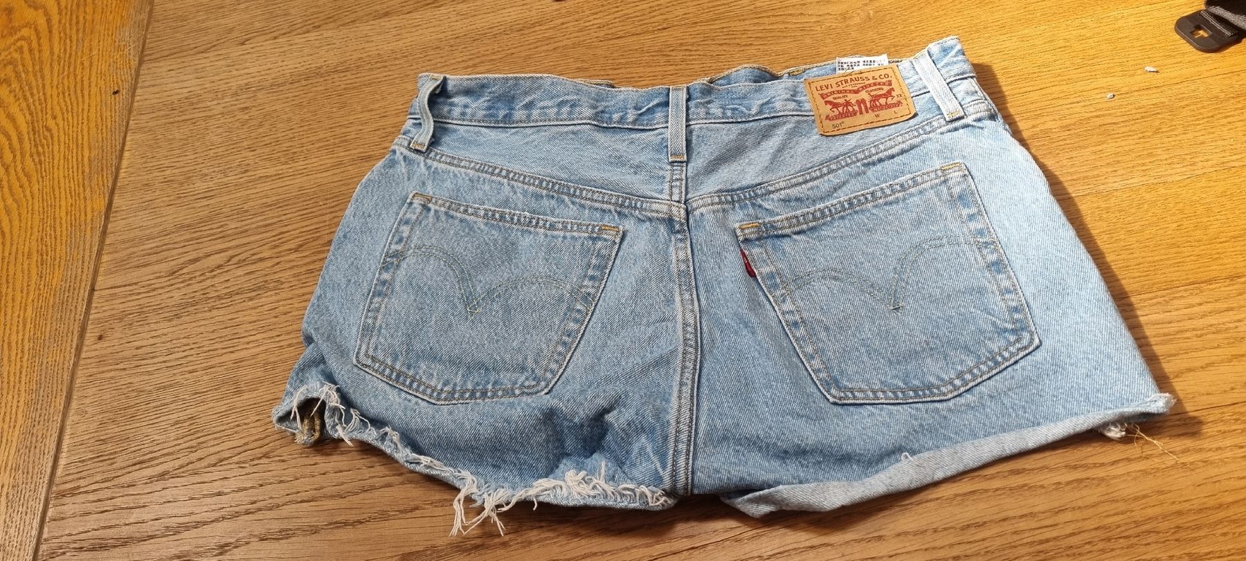 Levi's Jeans: Hellblaue Levis 501 Shorts Knöpfe  – Usato da Dietlikon venduto da lum_9n98 1