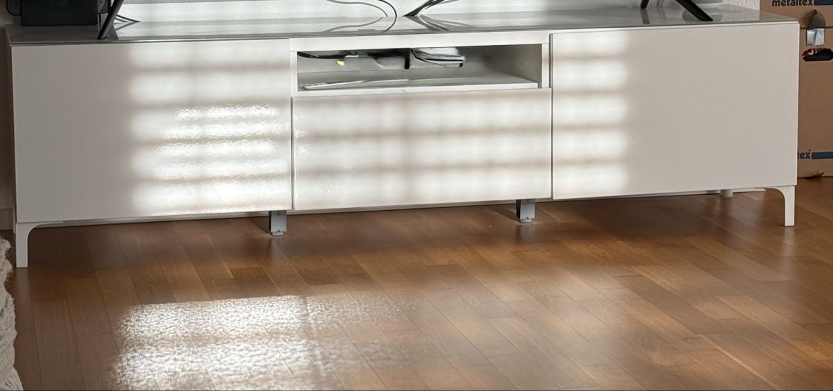 Ikea Mobili TV: BESTA TV-Möbel weiss – Usato da Oftringen venduto da antonia1605