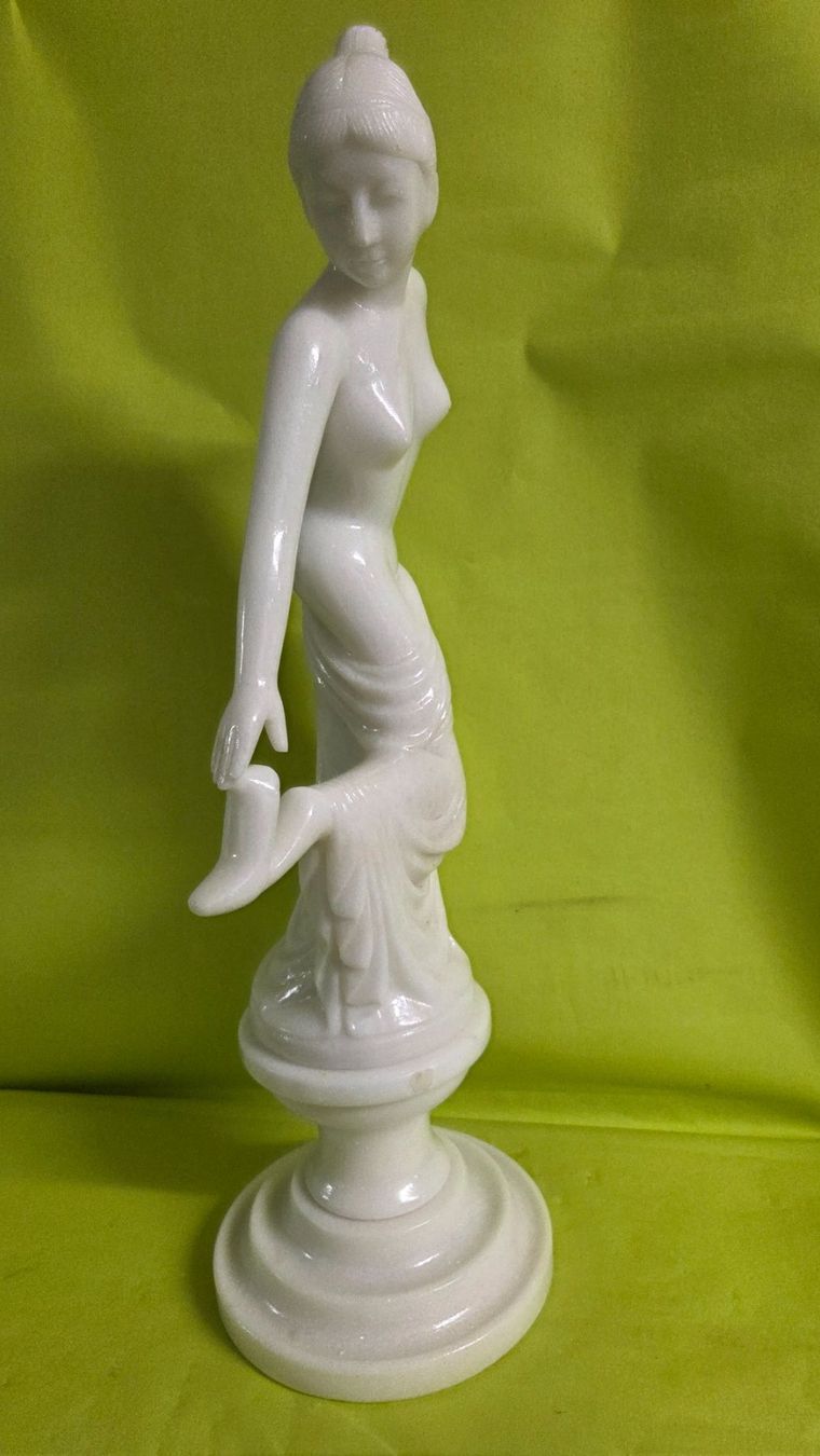 Sculture & Statue: Lady aus edlem Marmor 55cm – Nuovo (secondo la descrizione) da Roggliswil venduto da Mabelco 1