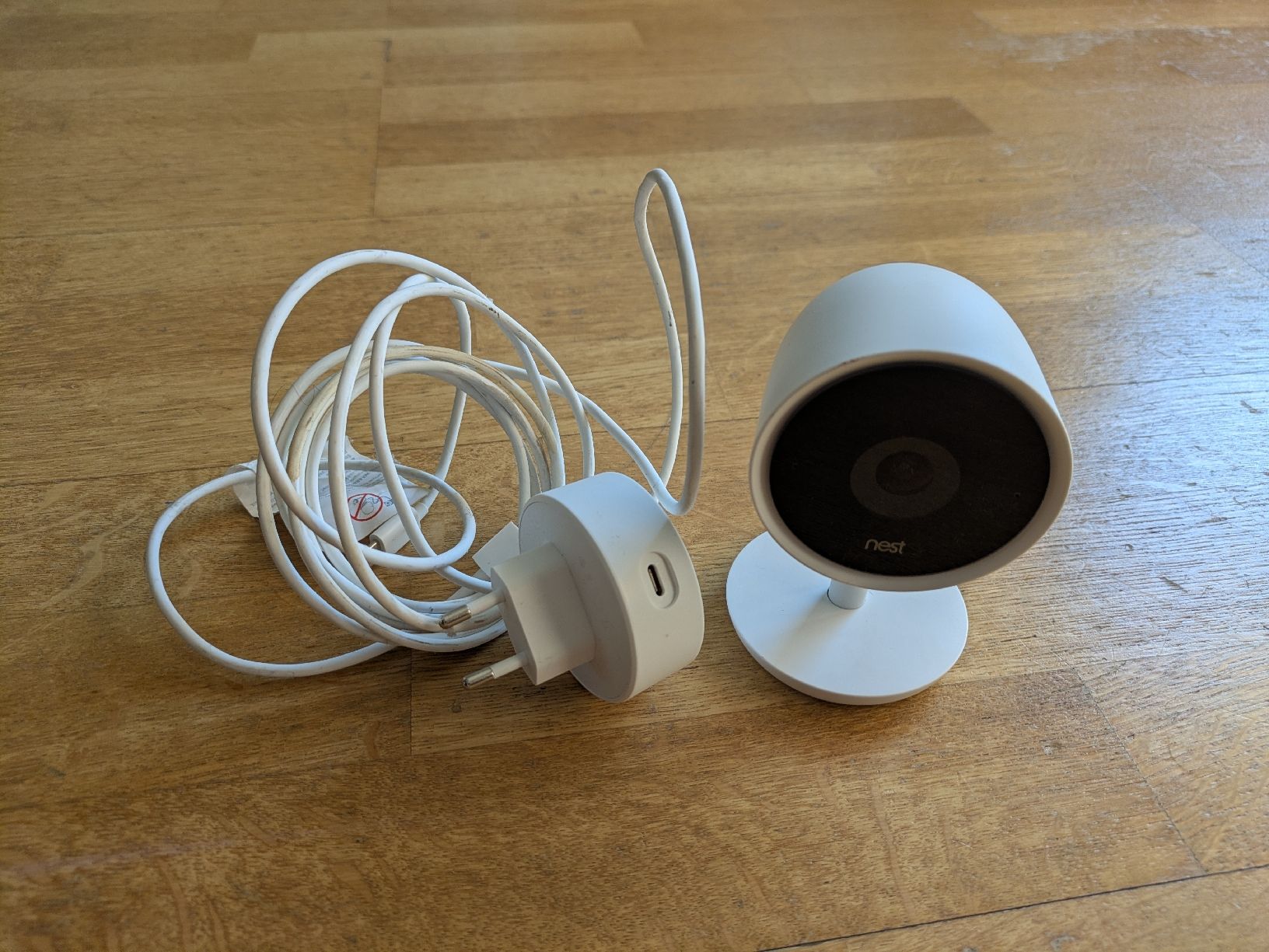 Google Alarmanlagen: Nest Cam IQ Indoor Security Camera White Used – Gebraucht aus Uitikon Waldegg von reb_b5wb