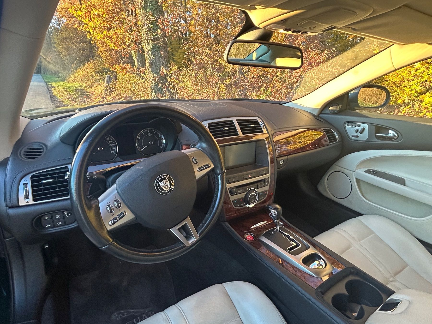 Jaguar Automobili: JAGUAR XK 4.2 – Usato da Savièse venduto da mal_w8m2 4