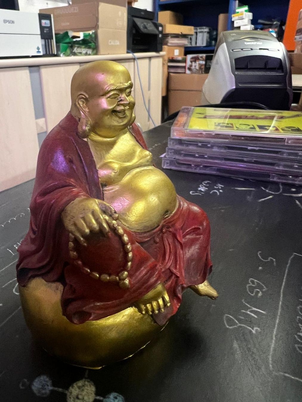 Statuette: Buddha rot-gold, 100x95x70mm – Nuovo (secondo la descrizione) da Buchs SG venduto da Pocolocoli 1