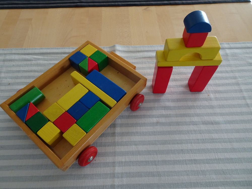 Jeux de construction: Holzwägeli mit Bauklötzli – D'occasion à Bünzen par margretsch 1