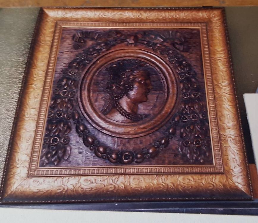 SALA COMPLETA CON RILIEVO IN LEGNO MASSELLO VARI COLORI