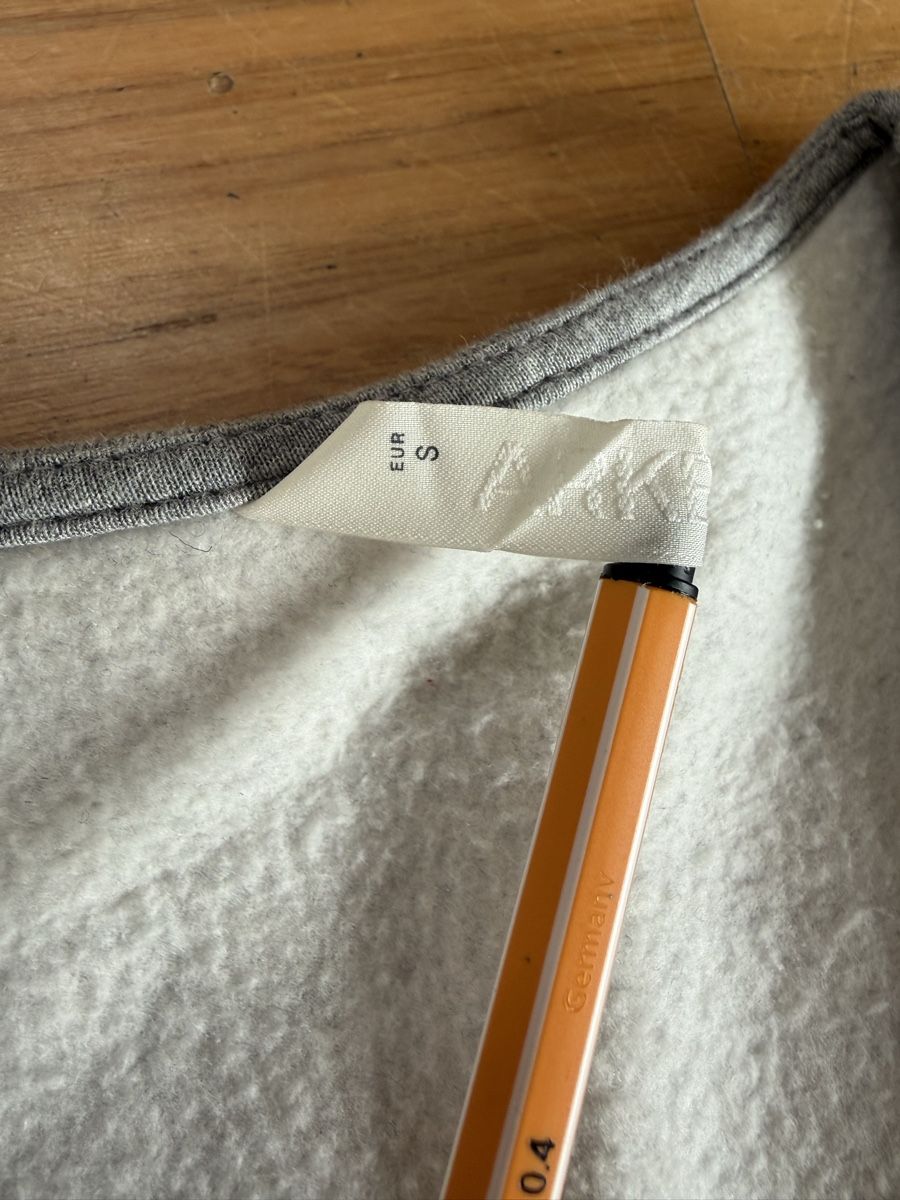 Arket Giacche: ARKET Sweatshirt Jacke Grau S – Usato da Lugnorre venduto da jettsett 5