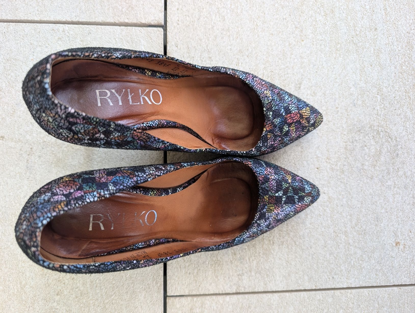 Scarpe da donna: Multicolor Pumps Size 38.5 – Usato da Lachen SZ venduto da joa_rf9n 2