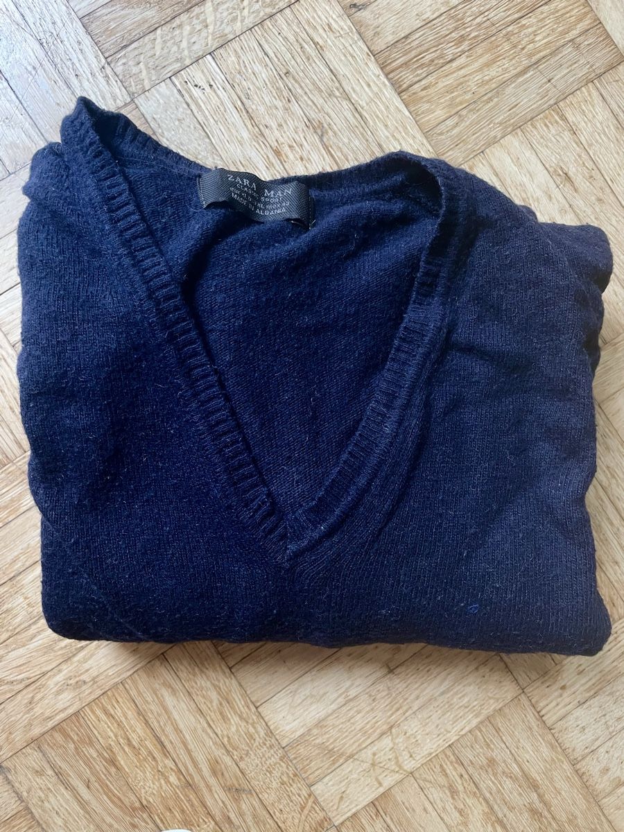 Zara Pulls & Sweat-shirts: Herren Pullover dunkelblau Navy Blue, Grösse XL V-Ausschnitt – D'occasion à Zürich par Carlajimena 1