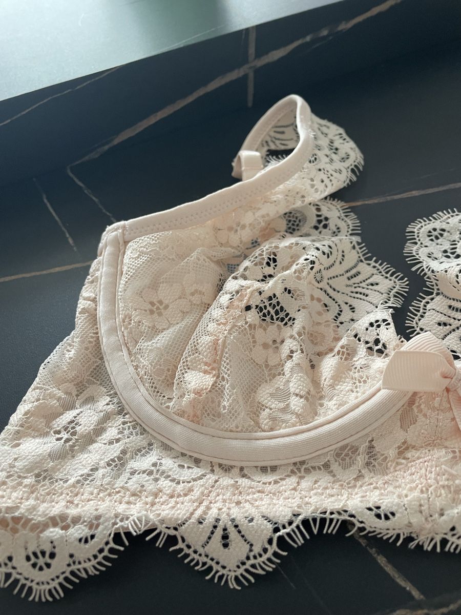 Autres dessous: Spitzenunterwäsche  – D'occasion à Zürich par car_26mh 1