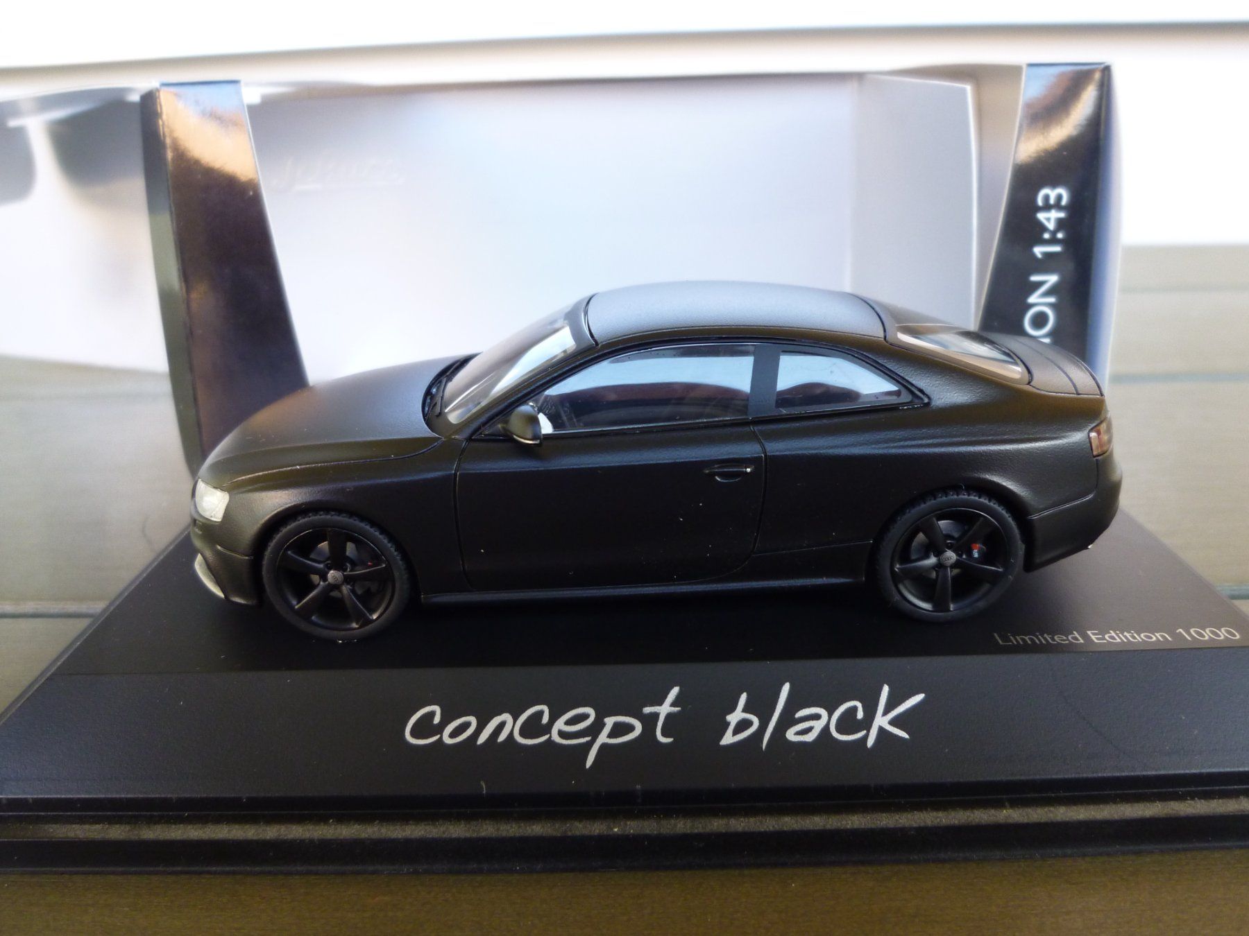 Audi Modellini d'auto: Audi RS5 "concept black" – Nuovo e nell'imballaggio originale da Flawil venduto da Imperiosud 4